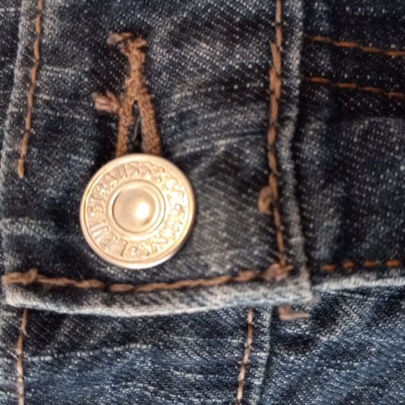 levi's strauss & co - Picture 6 of 9